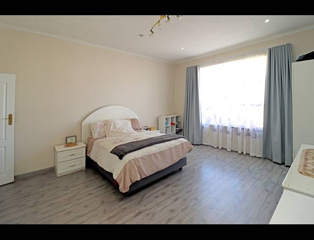 4 BEDROOM HOUSE FOR SALE IN CROSBY